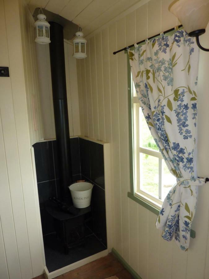 The Buteland Stop Rosie Off Grid Shepherds Hut Bellingham Dış mekan fotoğraf